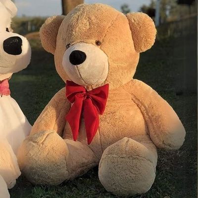 Urso Gigante Pelúcia Grande Teddy 1,10 Metros - Doce de Leite com Laço Vermelho