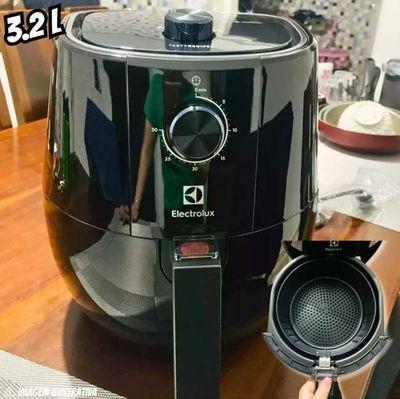 Fritadeira Airfryer Efficient 3,2l Eaf10 Preta Electrolux Cor Preto Frequência 60hz 110v