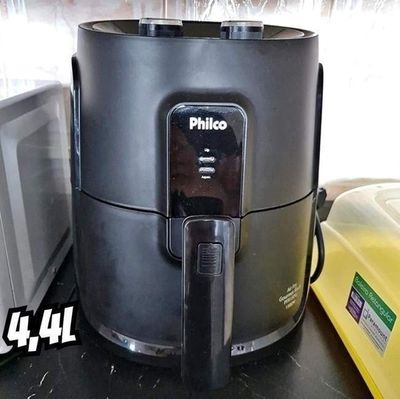 Fritadeira Air Fryer Gourmet Philco 4,4 Litros 1500w Preto Pfr15pg - 127v