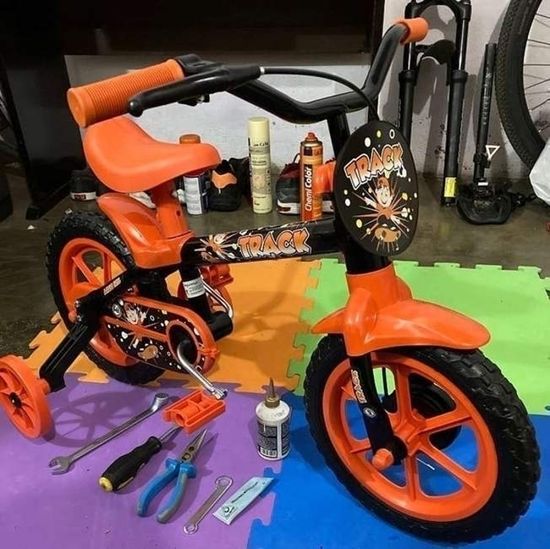 Bicicleta Infantil Aro 12 Track & Bikes - Arco Iris PO Preto e Laranja com Rodinhas